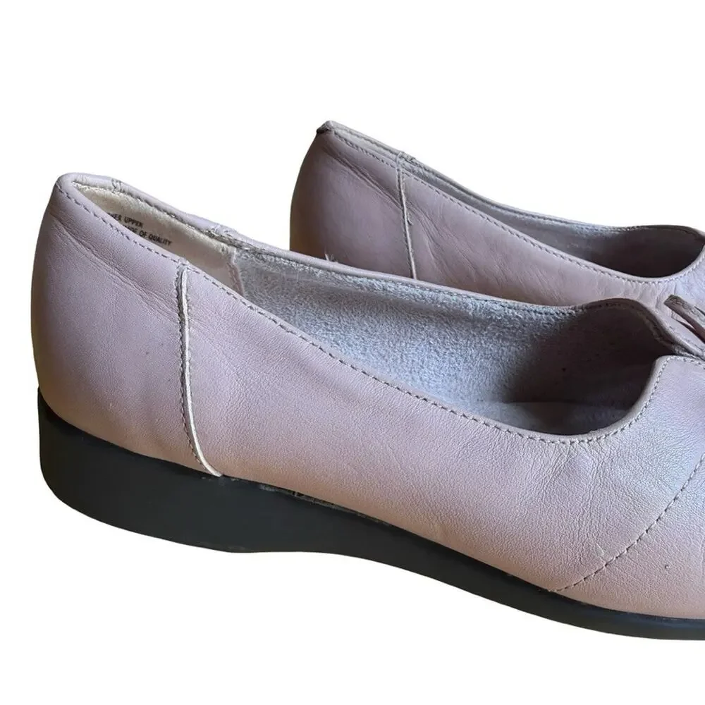 Cobbie Cuddlers Pink Slip On Leather Loafers Flats Comfort Shoes Bow Toe sz 6 W